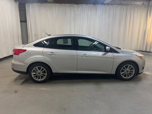 Used 2016 Ford Focus SE image 3