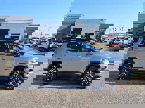 Used 2024 Jeep Compass Limited image 21
