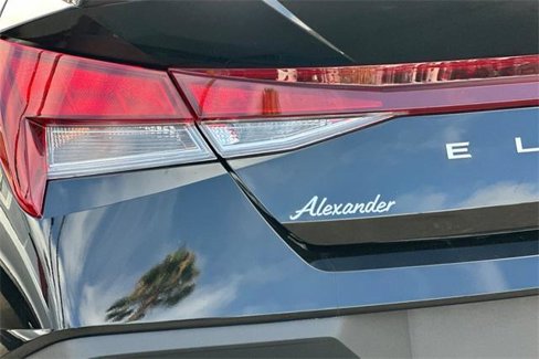 Certified 2025 Hyundai Elantra Sport image 23