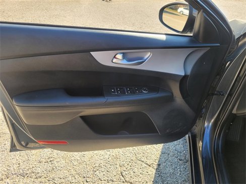 Used 2024 Kia Forte LXS image 17