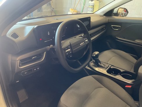 Used 2025 Kia K4 LXS image 10