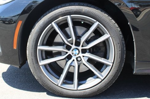 Used 2019 BMW 330i Sedan w/ Premium Package image 11