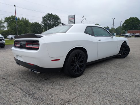 Used 2017 Dodge Challenger R/T image 4