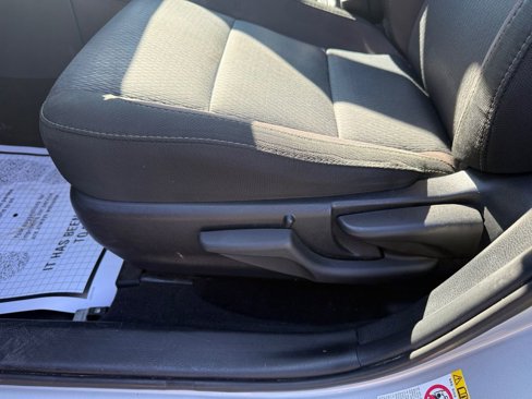 Used 2018 Toyota Corolla L image 16