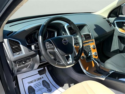 Used 2017 Volvo XC60 T5 Inscription w/ Preferred Option Package image 14