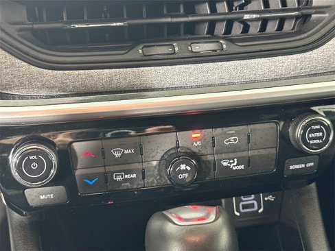 Used 2024 Jeep Compass Latitude image 20