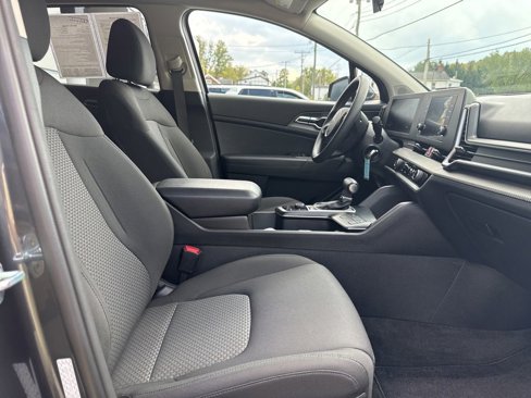 Used 2023 Kia Sportage LX image 18
