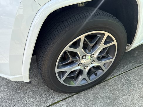 Used 2019 Jeep Grand Cherokee Overland image 4