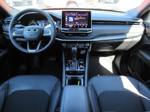 Used 2024 Jeep Compass Trailhawk image 13