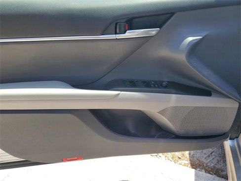 Used 2024 Toyota Camry SE image 17