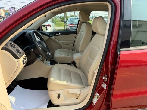 Used 2016 Volkswagen Tiguan S image 19