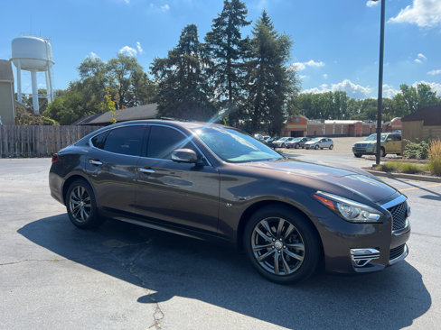 Used 2019 INFINITI Q70 Luxe image 10
