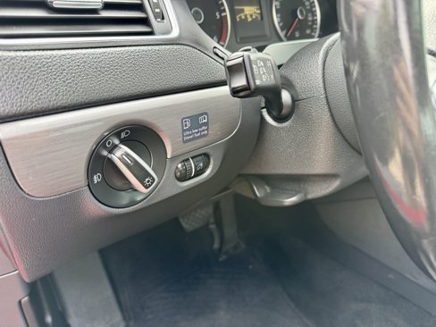 Used 2013 Volkswagen Jetta TDI image 19