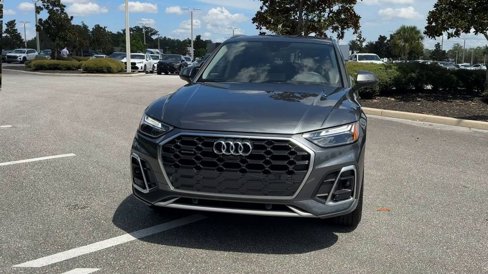 Used 2024 Audi Q5 2.0T Premium Plus w/ Premium Plus Package image 3