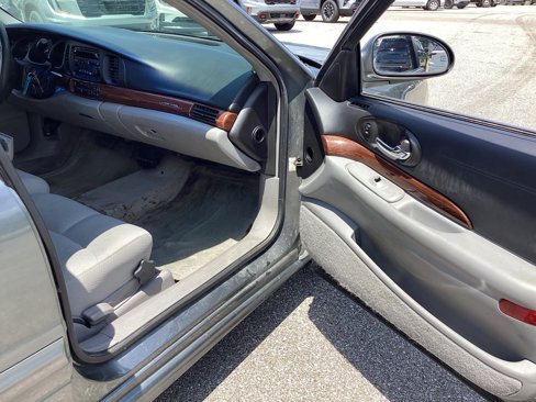Used 2004 Buick Le Sabre Custom image 27