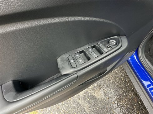 Used 2024 Hyundai Venue Limited image 13