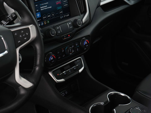Used 2022 GMC Terrain SLT w/ Infotainment Package II image 19