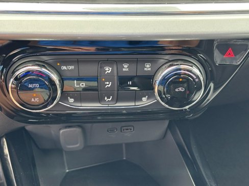 New 2025 Chevrolet Trax LT w/ Driver Confidence Package image 43