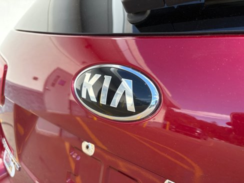 Used 2020 Kia Sorento LX image 41
