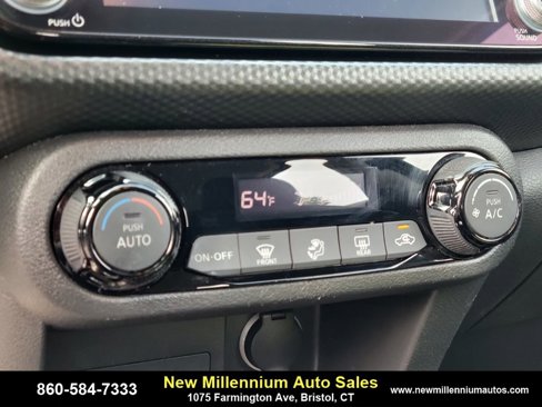 Used 2022 Nissan Kicks SV image 21