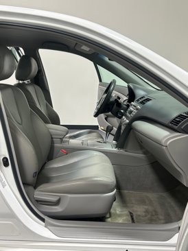 Used 2010 Toyota Camry image 12