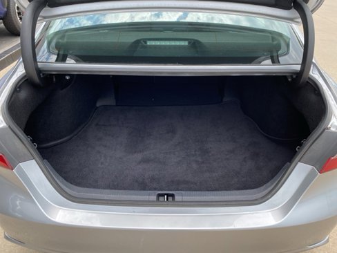 Used 2024 Toyota Camry SE image 4