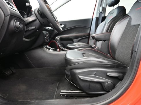 Used 2021 Jeep Compass Trailhawk image 14