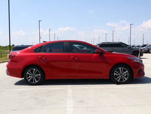 Used 2024 Kia Forte LXS image 5