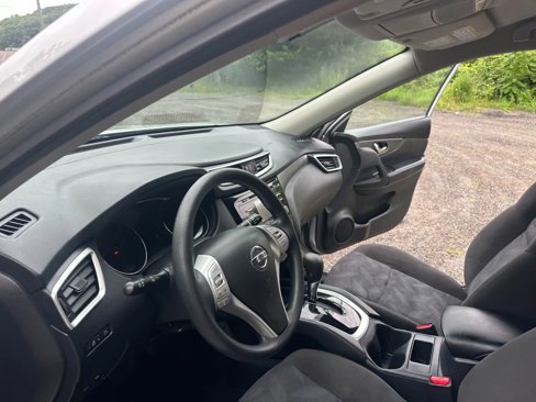 Used 2015 Nissan Rogue S image 30