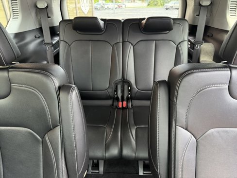 Used 2022 Jeep Grand Cherokee L Limited image 18