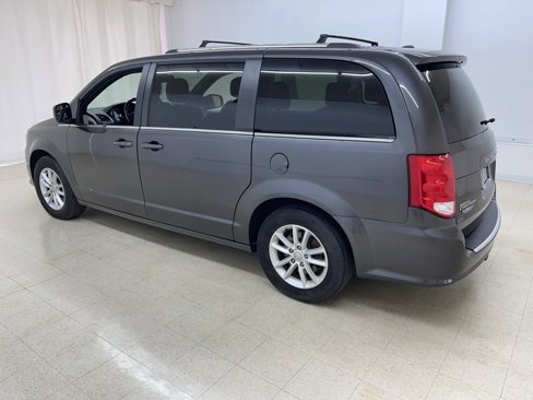 Used 2019 Dodge Grand Caravan SXT image 3