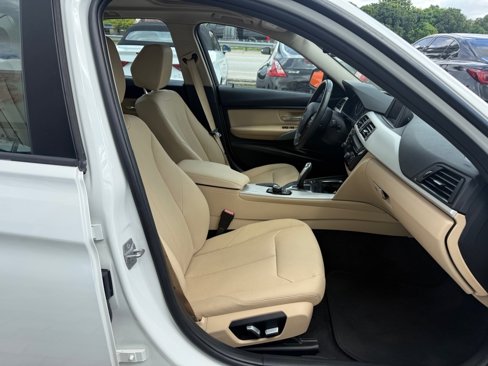 Used 2018 BMW 320i Sedan image 29