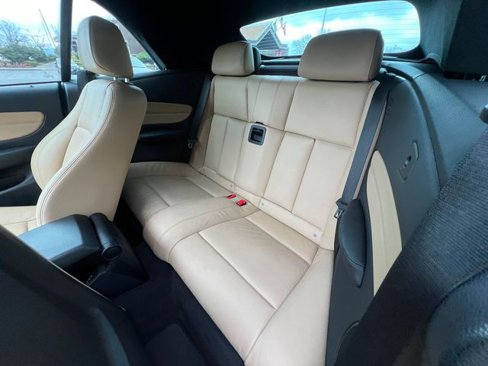 Used 2011 BMW 135i Convertible image 26