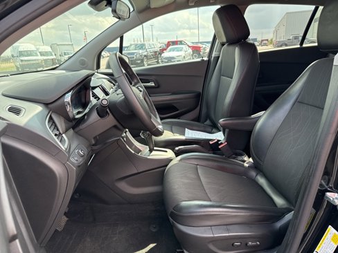 Used 2021 Chevrolet Trax LT w/ Driver Confidence Package image 13