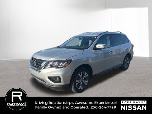 Used 2019 Nissan Pathfinder SL image 1