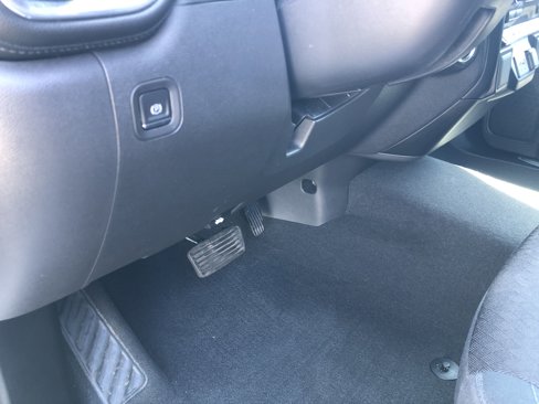 Used 2021 Chevrolet Silverado 1500 LT w/ Bed Protection Package image 17