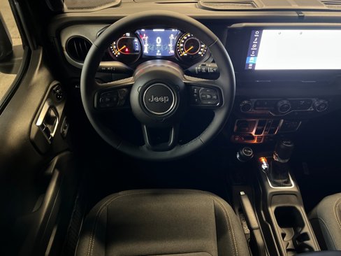 New 2025 Jeep Compass Latitude w/ Altitude Special Edition image 13