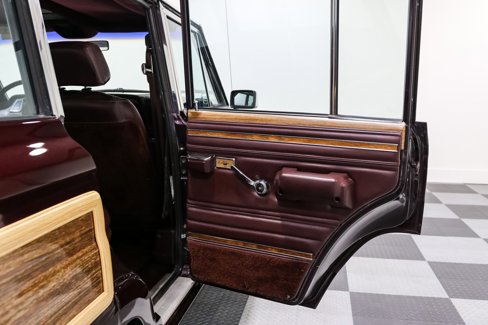 Used 1989 Jeep Grand Wagoneer image 18