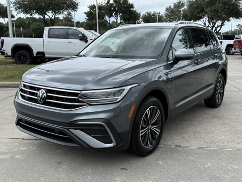 Used 2024 Volkswagen Tiguan Wolfsburg Edition image 9