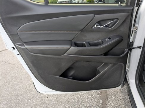 Used 2021 Chevrolet Traverse LT image 27