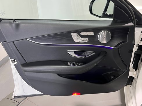 Used 2017 Mercedes-Benz E 300 4MATIC image 18