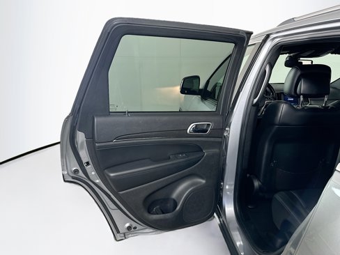 Used 2018 Jeep Grand Cherokee Limited image 25