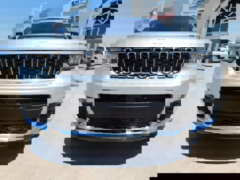 New 2025 Jeep Grand Cherokee L Laredo w/ Luxury Tech Group I image 9