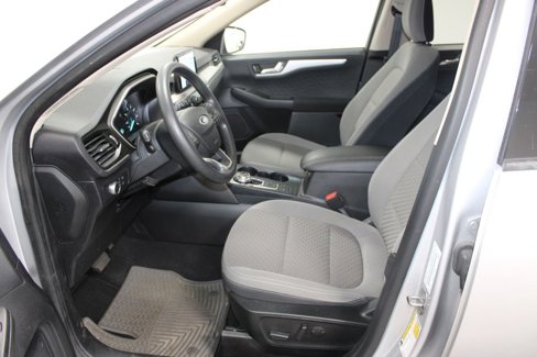 Used 2020 Ford Escape SE image 16