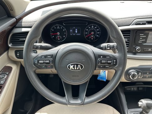 Used 2016 Kia Sorento LX image 23