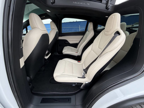Used 2022 Tesla Model X Plaid image 18