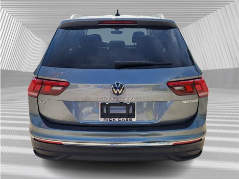 Used 2022 Volkswagen Tiguan SE w/ Panoramic Sunroof Package image 5
