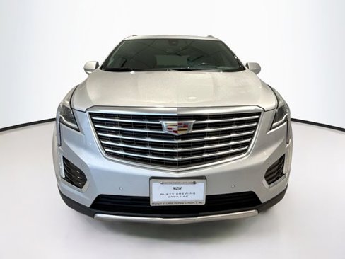Used 2017 Cadillac XT5 Platinum image 2