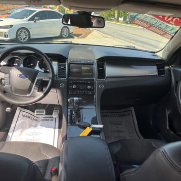 Used 2010 Ford Taurus SHO image 12