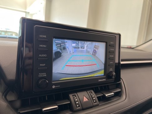 Used 2020 Toyota RAV4 XLE Premium image 31